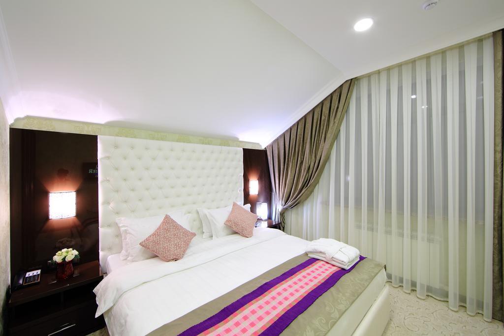 Premier Hotel Bishkek Exterior photo