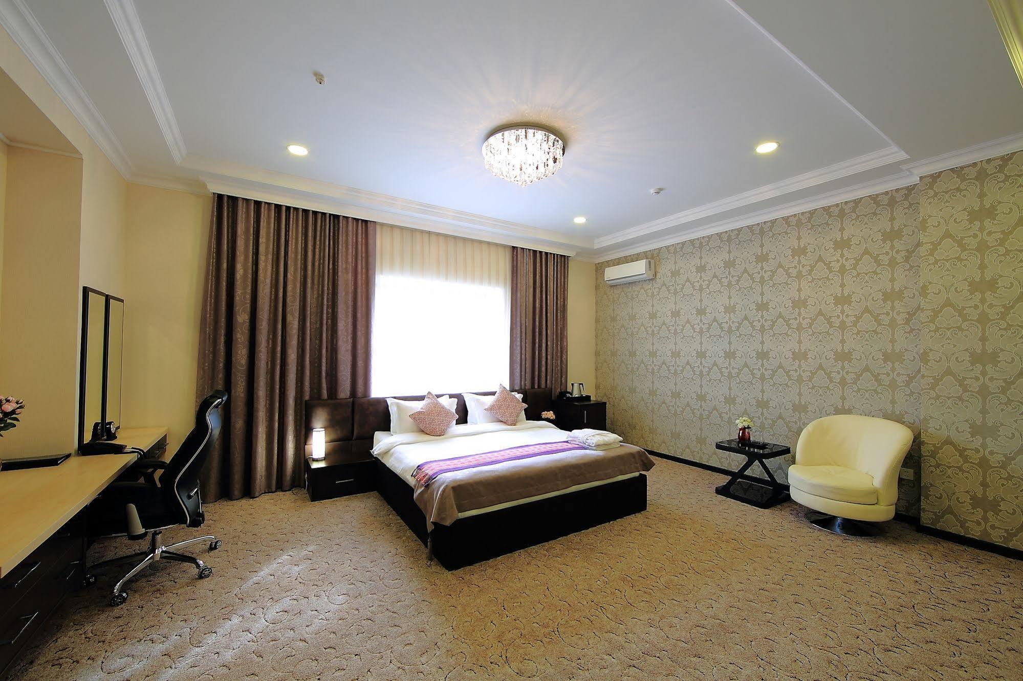 Premier Hotel Bishkek Exterior photo